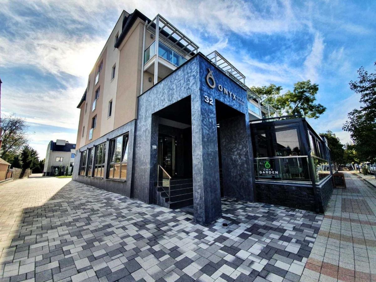 Portofino Apartman Sarvar Ngoại thất bức ảnh