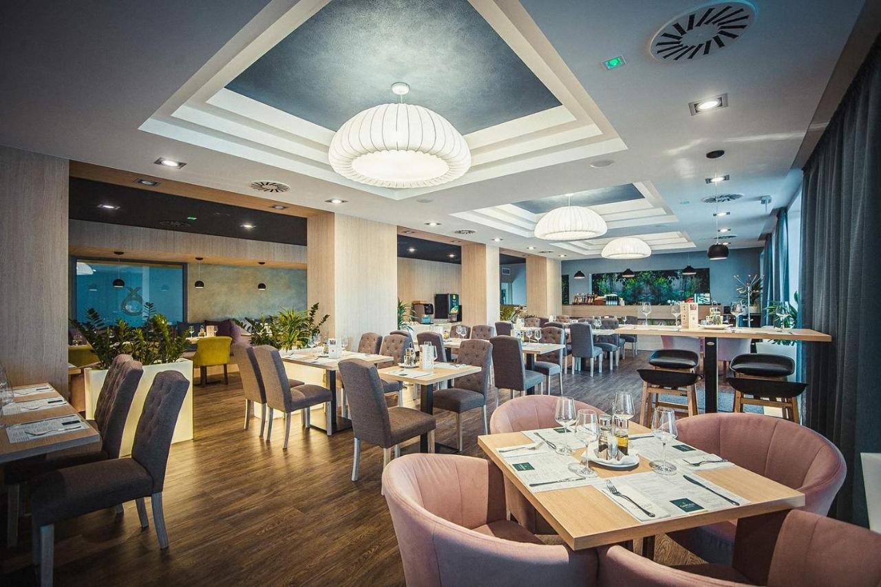 Portofino Apartman Sarvar Ngoại thất bức ảnh