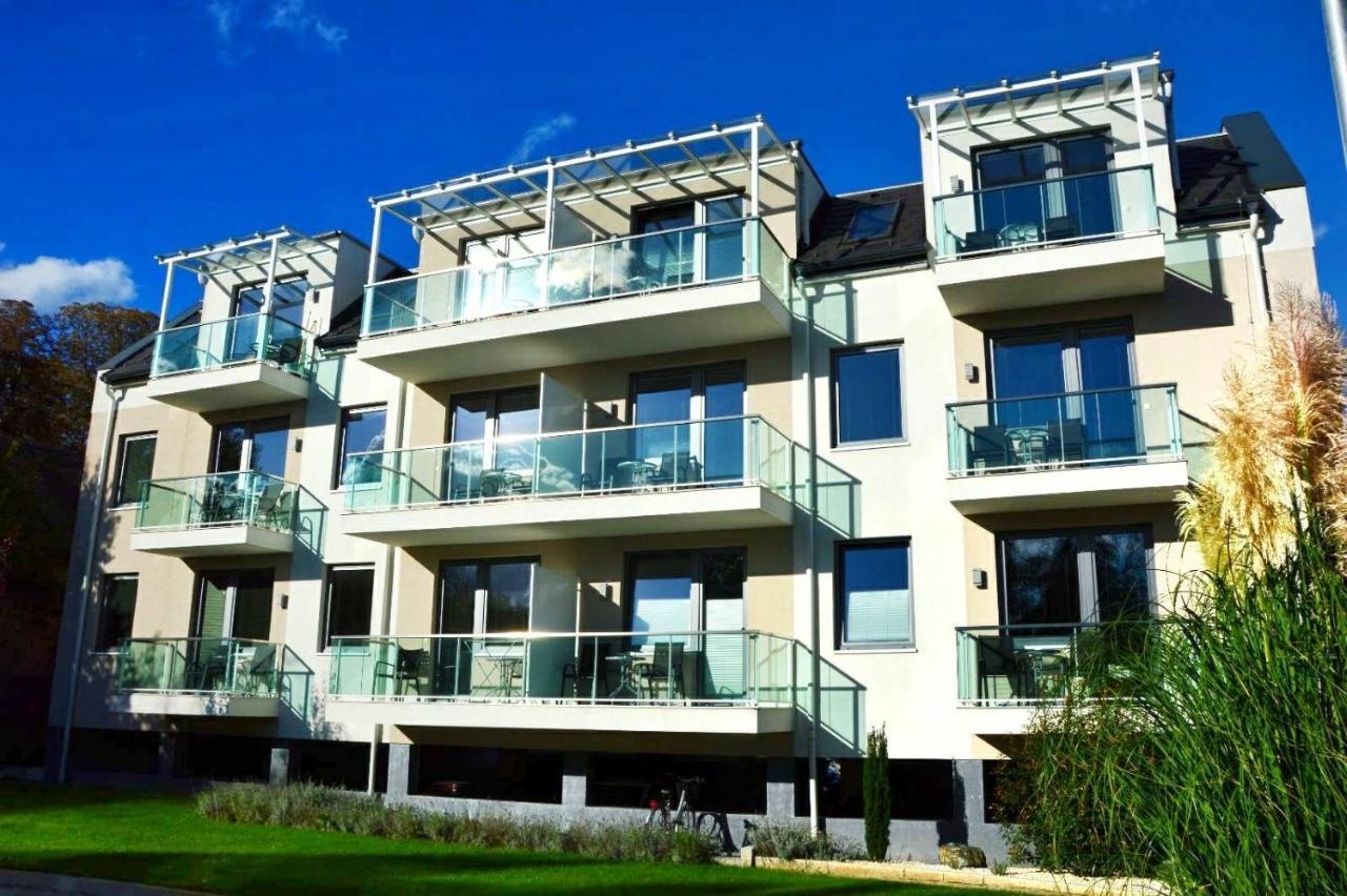Portofino Apartman Sarvar Ngoại thất bức ảnh